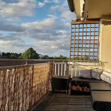 Budget Suite Mit Balkon - Privatzimmer In Wohnung - Netflix & Minibar Inklusive Koblenz  Kültér fotó