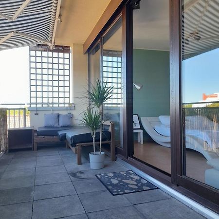 Budget Suite Mit Balkon - Privatzimmer In Wohnung - Netflix & Minibar Inklusive Koblenz  Kültér fotó
