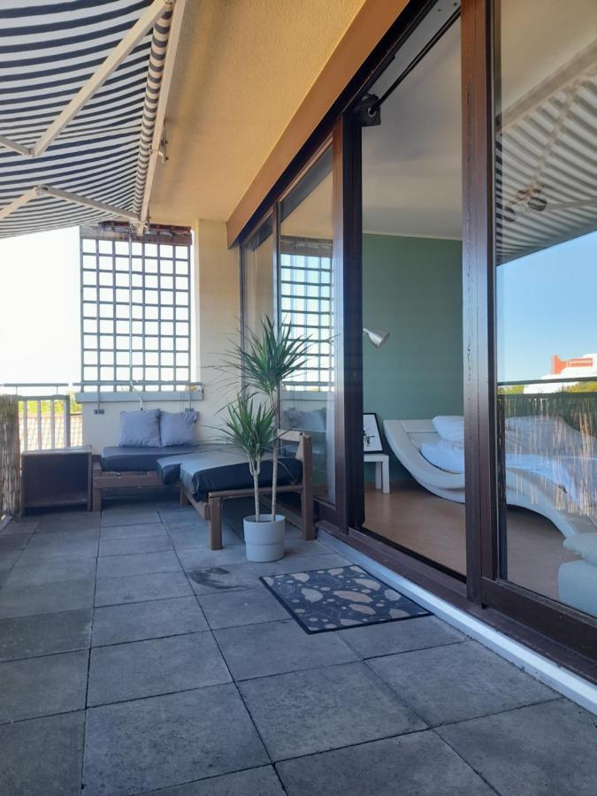 Budget Suite Mit Balkon - Privatzimmer In Wohnung - Netflix & Minibar Inklusive Koblenz  Kültér fotó
